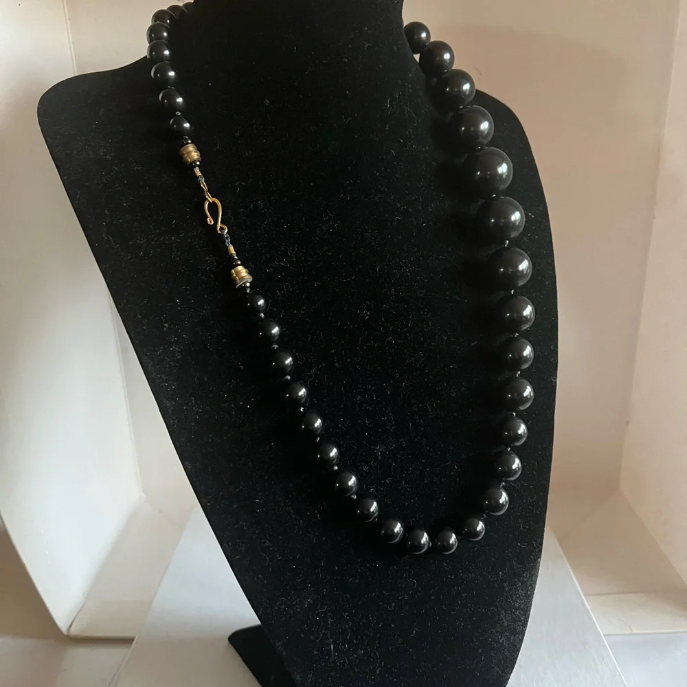 Stunning black African Ebony graduated beaded/pearl necklace - Picture 9 of 12
